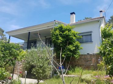 Casa amb piscina en venda a Robledo de Chavela