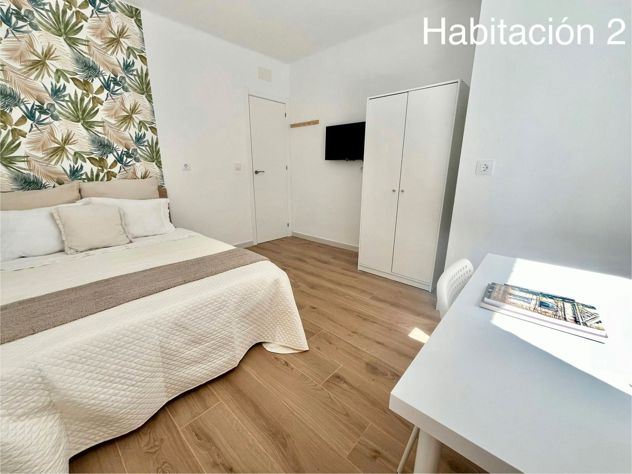 Bedroom of Flat to share in  Sevilla Capital  with Furnished, Washing machine and TV