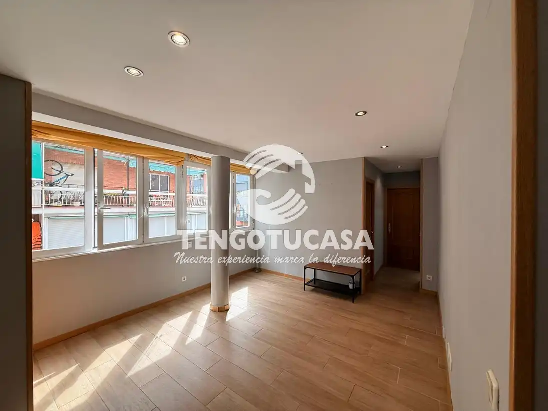 Flat for sale in Madrid  with Air Conditioner, Heating and Furnished