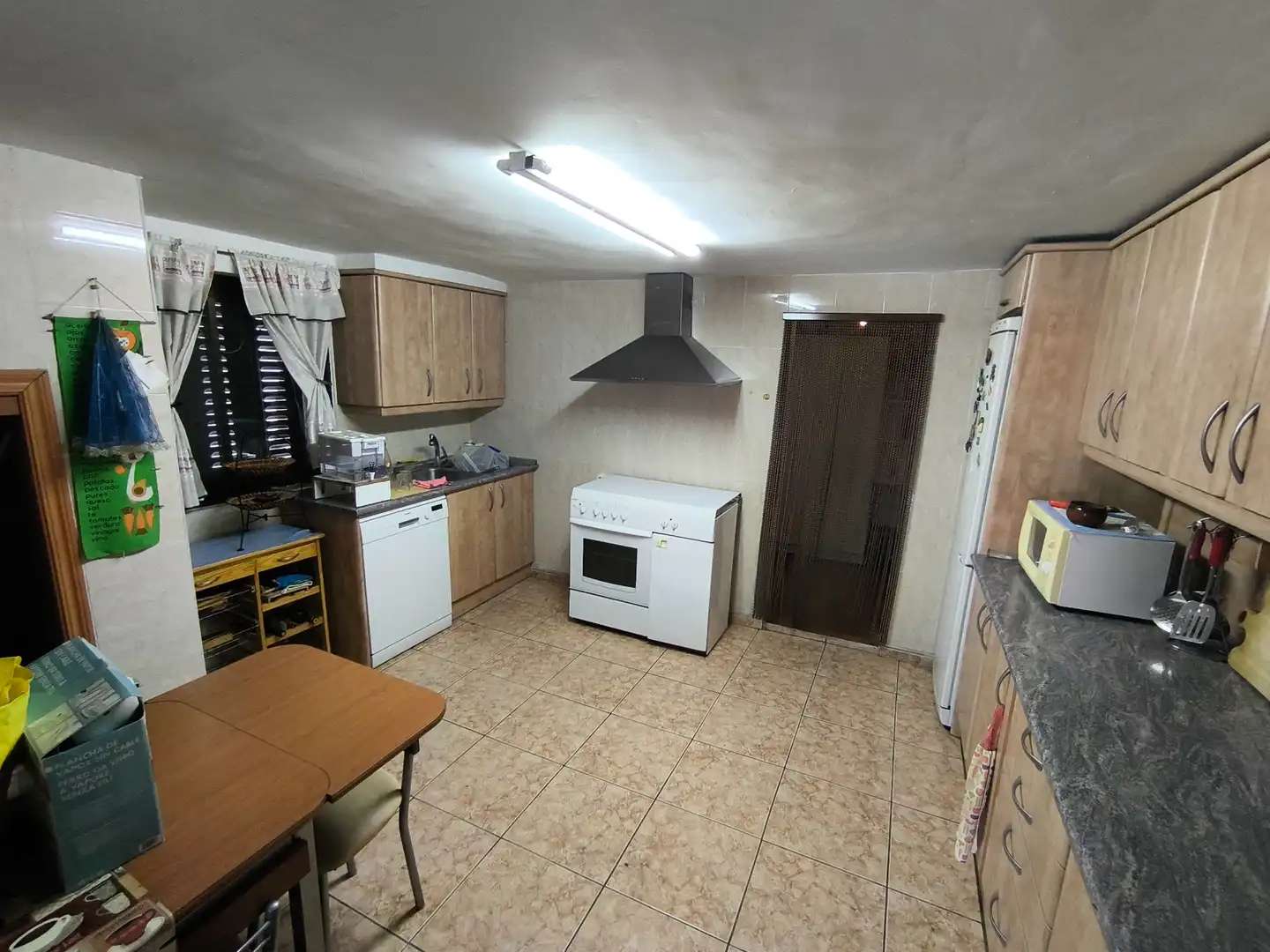 Cocina de Casa o chalet en venta en Torrejón del Rey con Aire acondicionado, Calefacción y Jardín privado