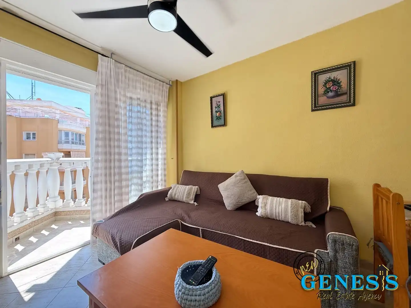 Terrassa de Apartament en venda en Torrevieja amb Terrassa, Moblat i Forn