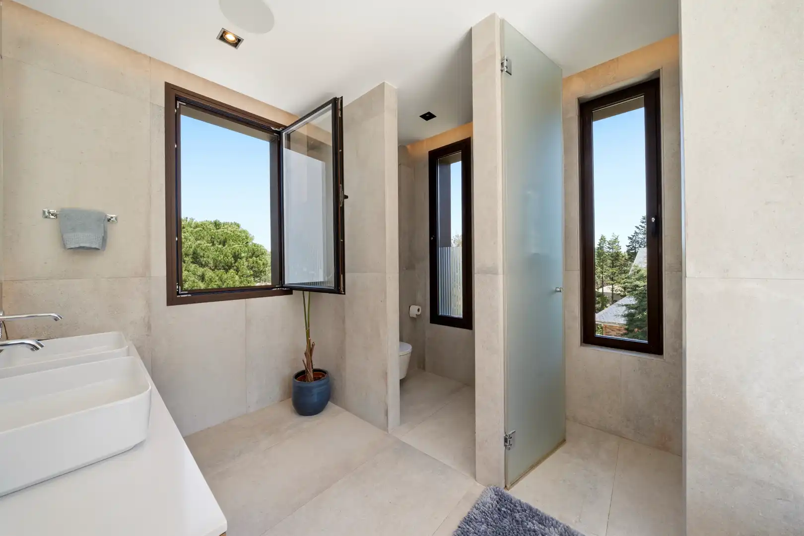 Baño de Casa o chalet en venta en Las Rozas de Madrid con Aire acondicionado, Calefacción y Jardín privado