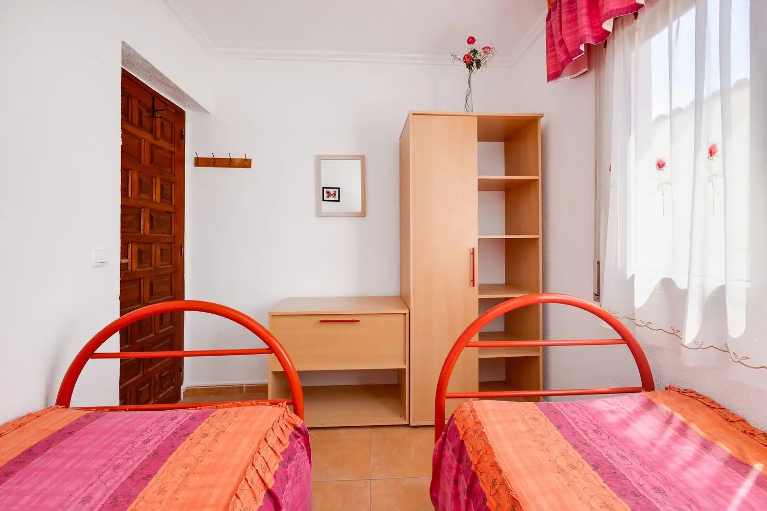 Schlafzimmer von Einfamilien-Reihenhaus zum Verkauf in Torrevieja mit Terrasse, Balkon und Gemeinschaftspool