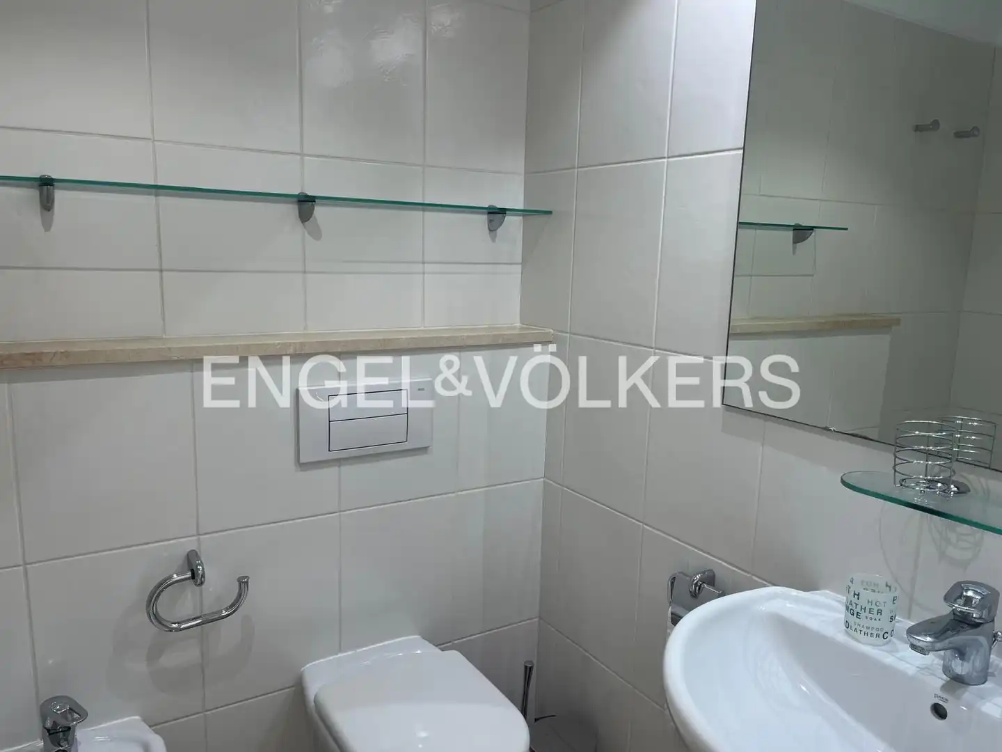 Baño de Casa adosada de alquiler en Oliva con Aire acondicionado, Calefacción y Jardín privado