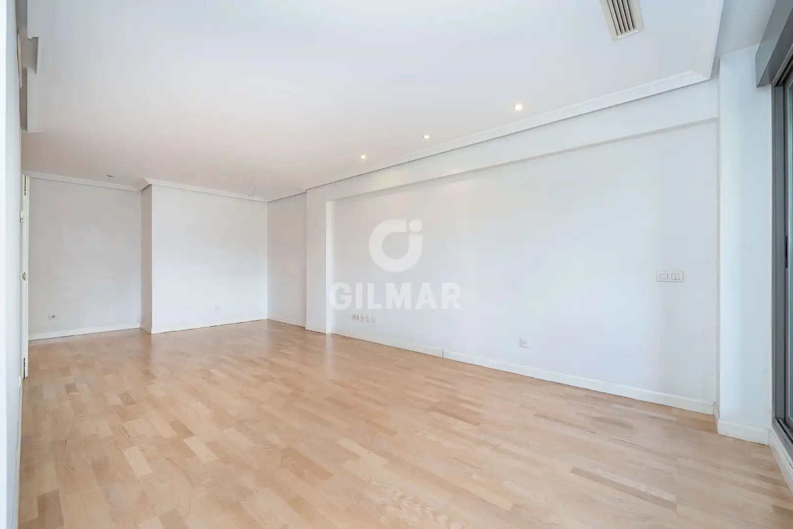 Bedroom of Flat for sale in Madrid  with Heating, Private garden and Storage room