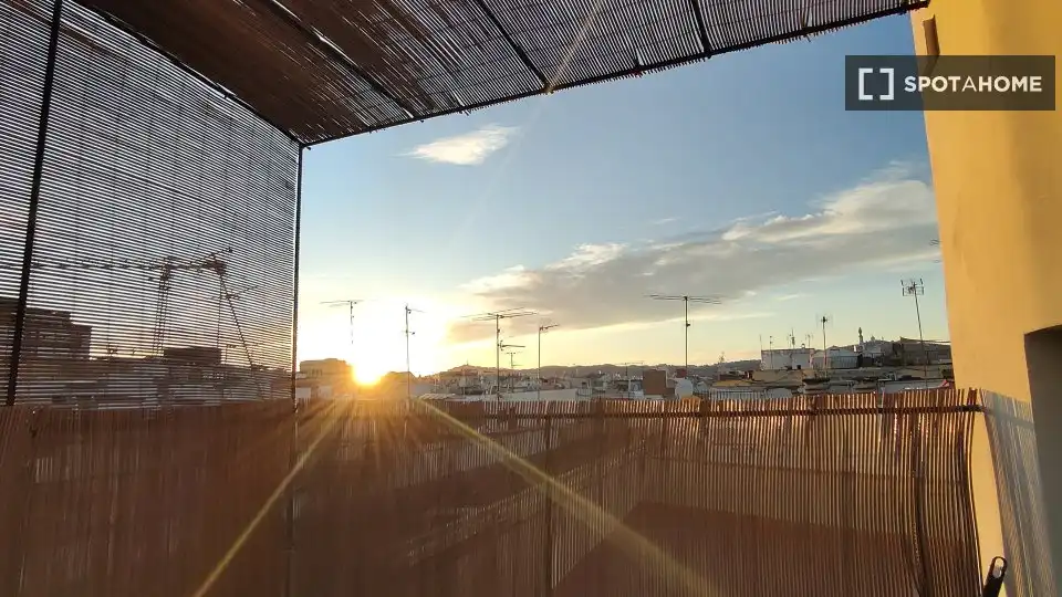 Appartamento con terrazza in affitto a Ciutat Vella, imagen 11