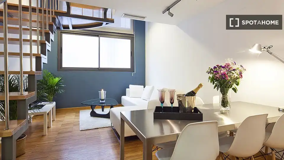 Sala de estar de Piso de alquiler en Barcelona con Aire acondicionado, Calefacción y Amueblado