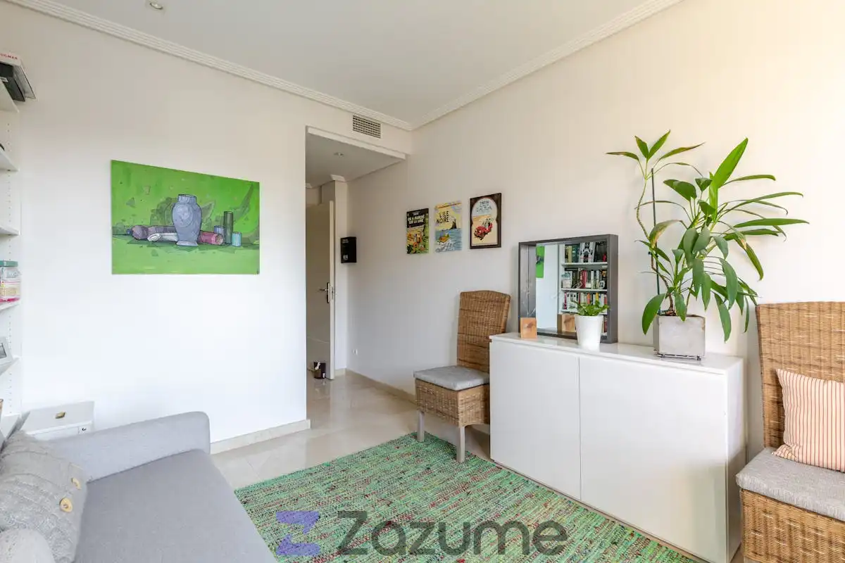 Living room of Flat for rent in Pozuelo de Alarcón  with Air Conditioner, Heating and Parquet flooring