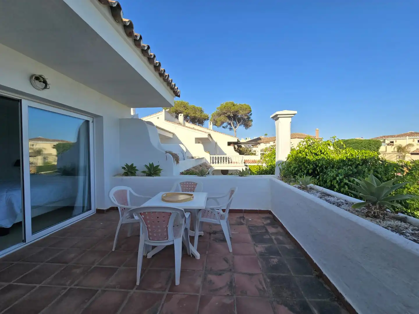 Jardí de Casa adosada en venda en Marbella amb Aire condicionat, Terrassa i Moblat