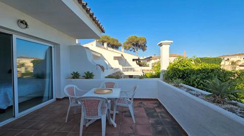 Foto 5 de Casa adosada en venda a Avenida Playas Andaluzas, Las Chapas - Alicate Playa, Málaga