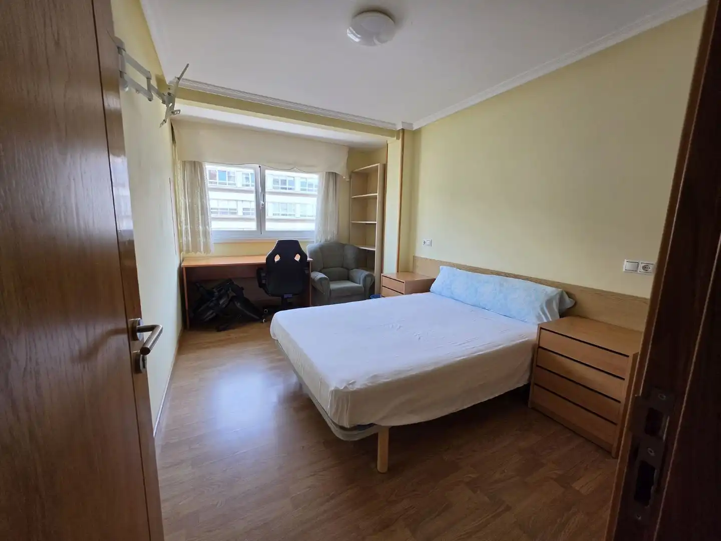 Habitación de Piso para compartir en A Coruña Capital  con Amueblado