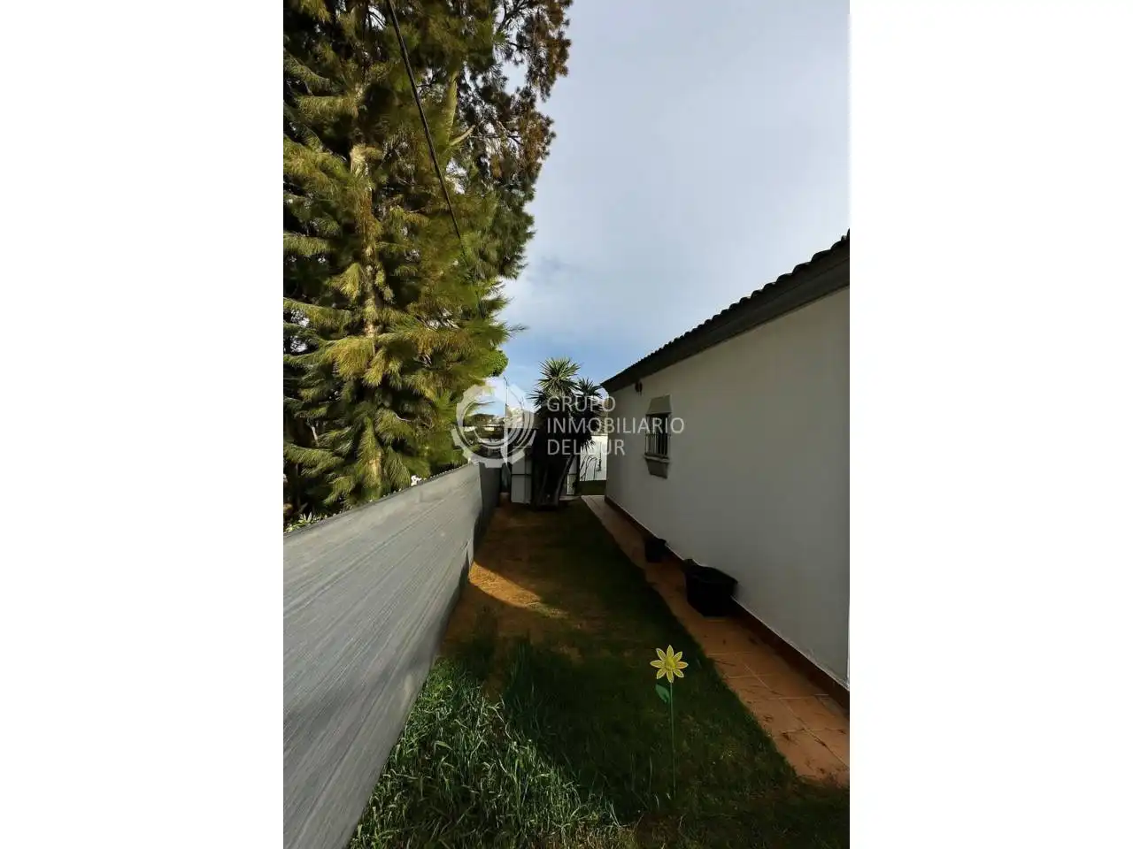 Jardí de Casa adosada en venda en Chiclana de la Frontera amb Aire condicionat, Jardí privat i Piscina