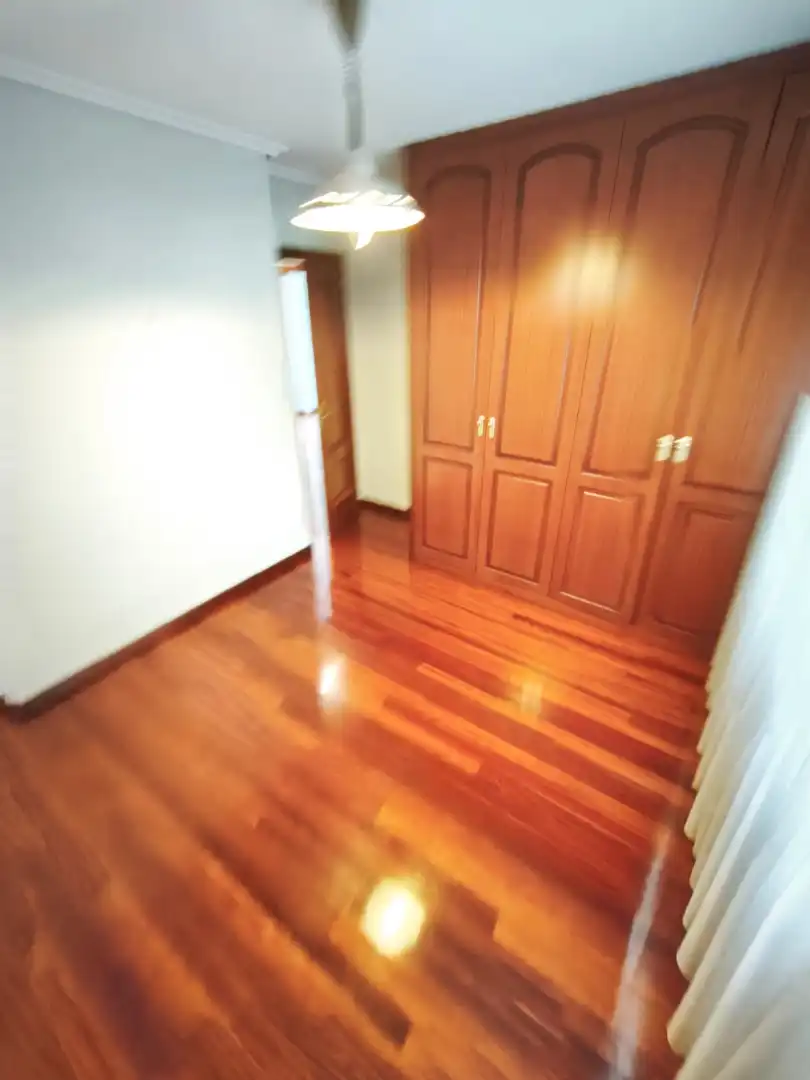 Piso de alquiler en Vigo  con Calefacción, Parquet y Horno