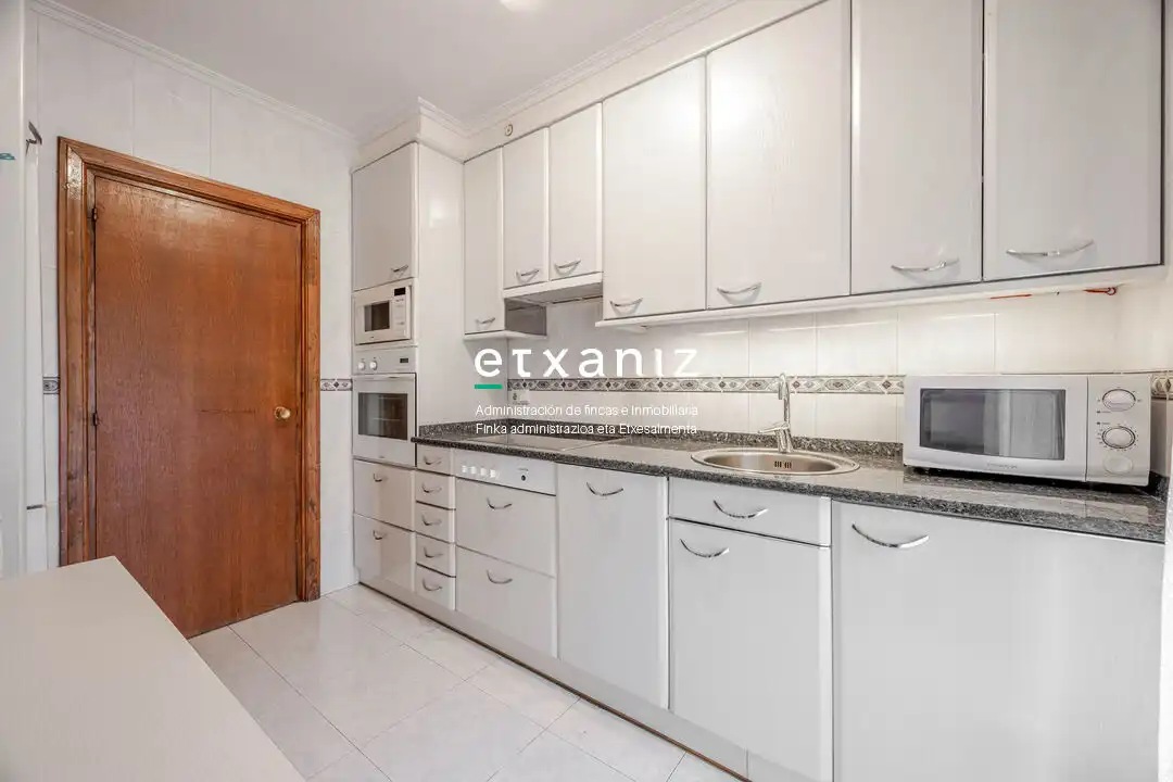 Piso con ascensor en venta en Catalina de Erauso Kalea, imagen 13
