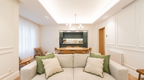 Foto 2 von Wohnungen zum Verkauf in Calle de Padilla, 39, Madrid, Spain, 39, Lista, Madrid Capital