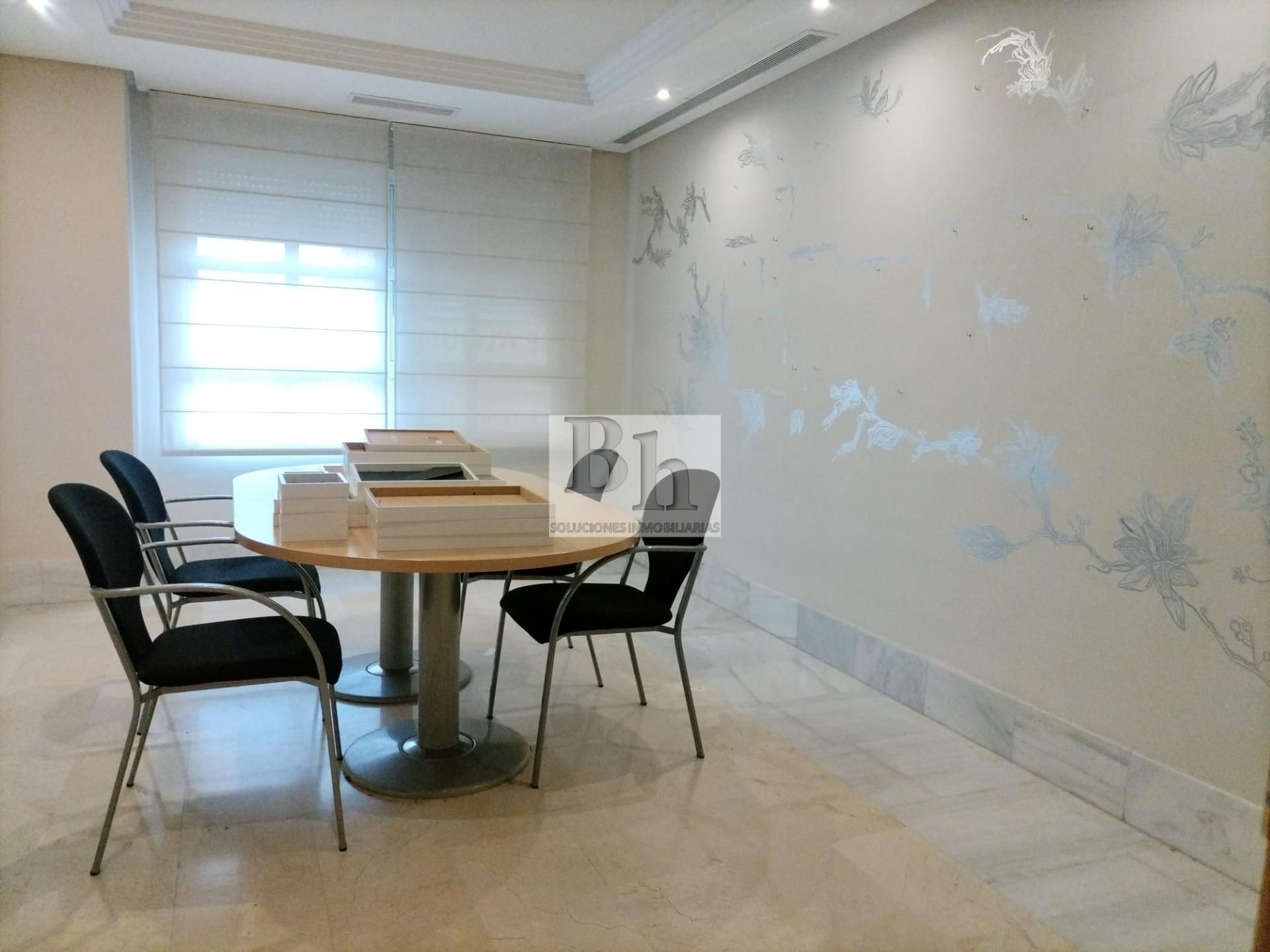 Office for sale in Benalmádena  with Air Conditioner and Terrace