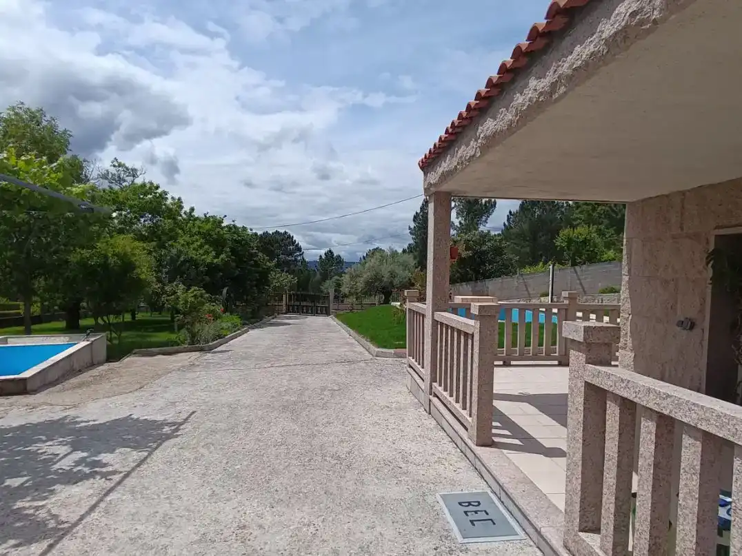 Terrassa de Casa o xalet en venda en Ourense Capital  amb Piscina