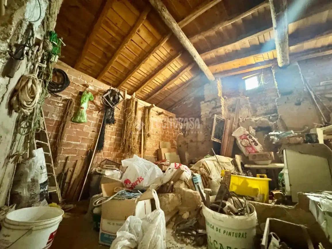 Casa adosada en venda en Tórtola de Henares amb Calefacció