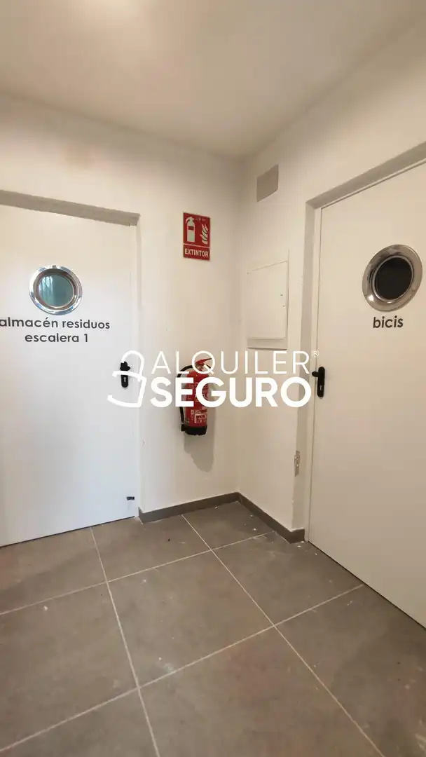 Parking de Piso de alquiler en Valencia con Aire acondicionado, Calefacción y Terraza