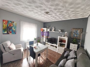 Casa amb balcó en venda a Valdepeñas