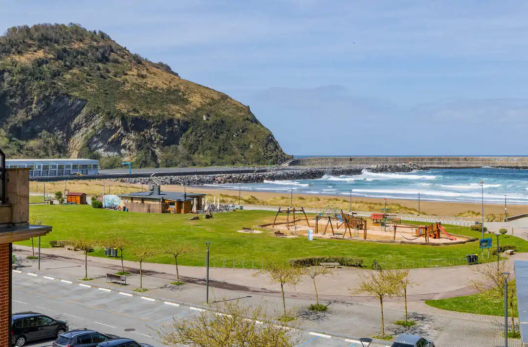Vista exterior de Dúplex en venta en Orio con Calefacción, Terraza y Balcón