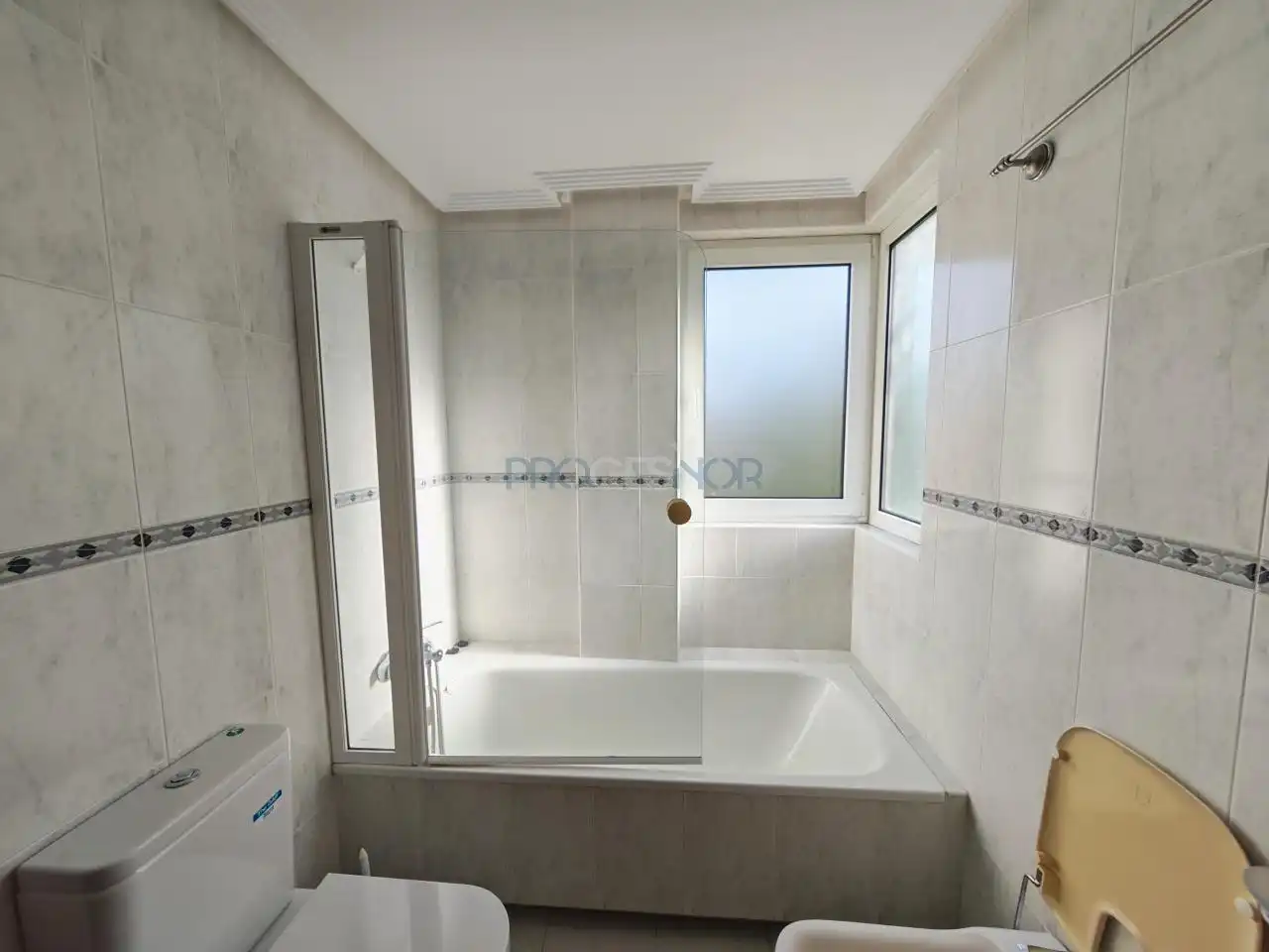 Baño de Casa o chalet en venta en Sariegos con Calefacción, Jardín privado y Terraza