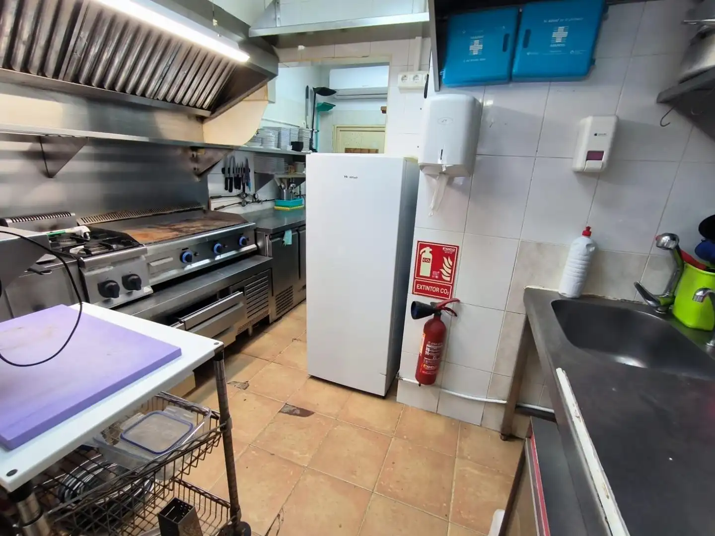 Cuina de Local de lloguer en Benidorm amb Terrassa i Moblat
