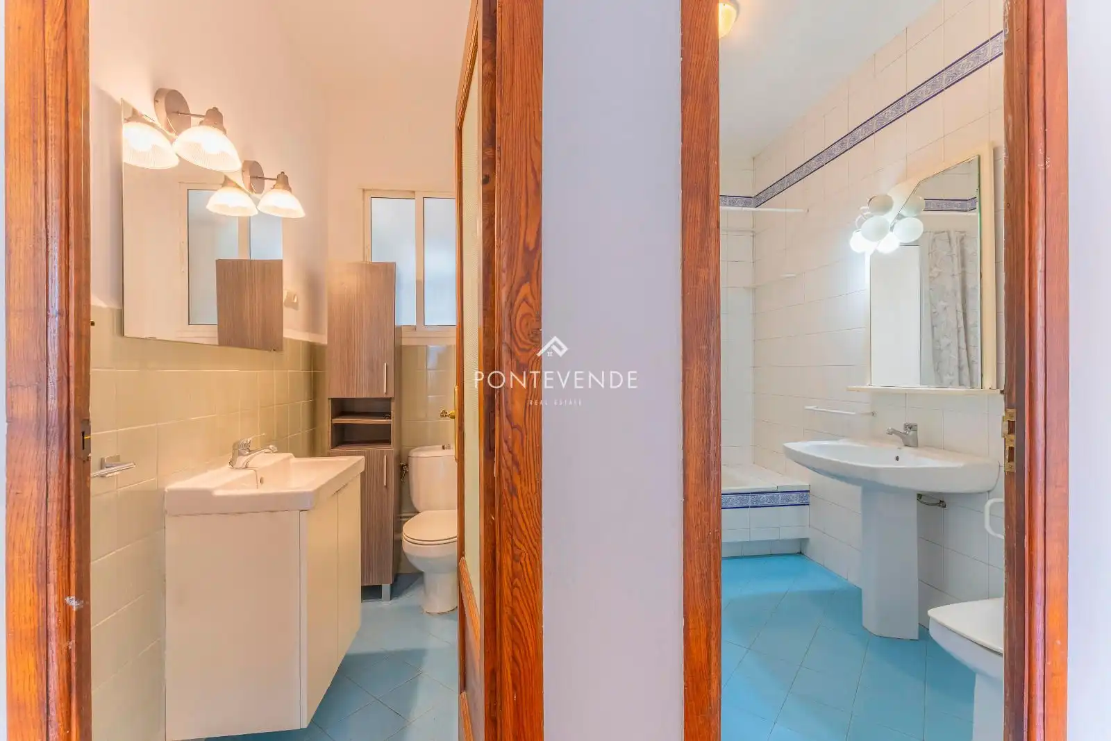 Bathroom of Flat for sale in Pontevedra Capital   with Heating, Terrace and Storage room