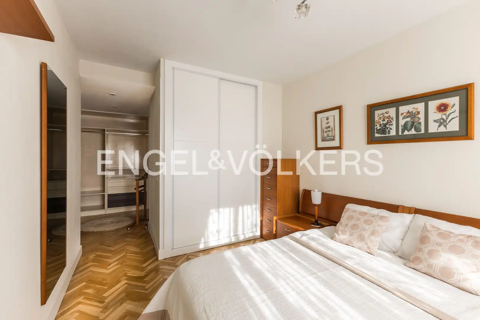 Habitación de Piso de alquiler en Madrid con Aire acondicionado, Calefacción y Jardín privado