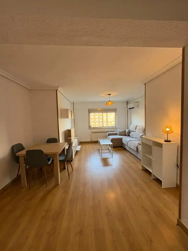 Sala de estar de Piso para compartir en Talavera de la Reina con Amueblado
