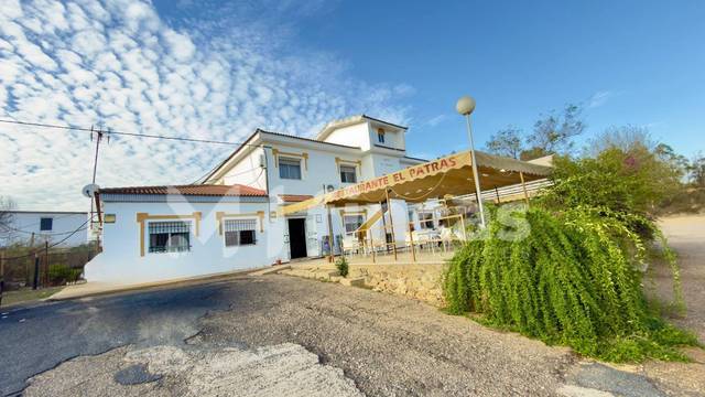 Local comercial en Venta en Camino Polígono 7 Parcela 8 001600100QB08E, 0 en Almonaster la Real