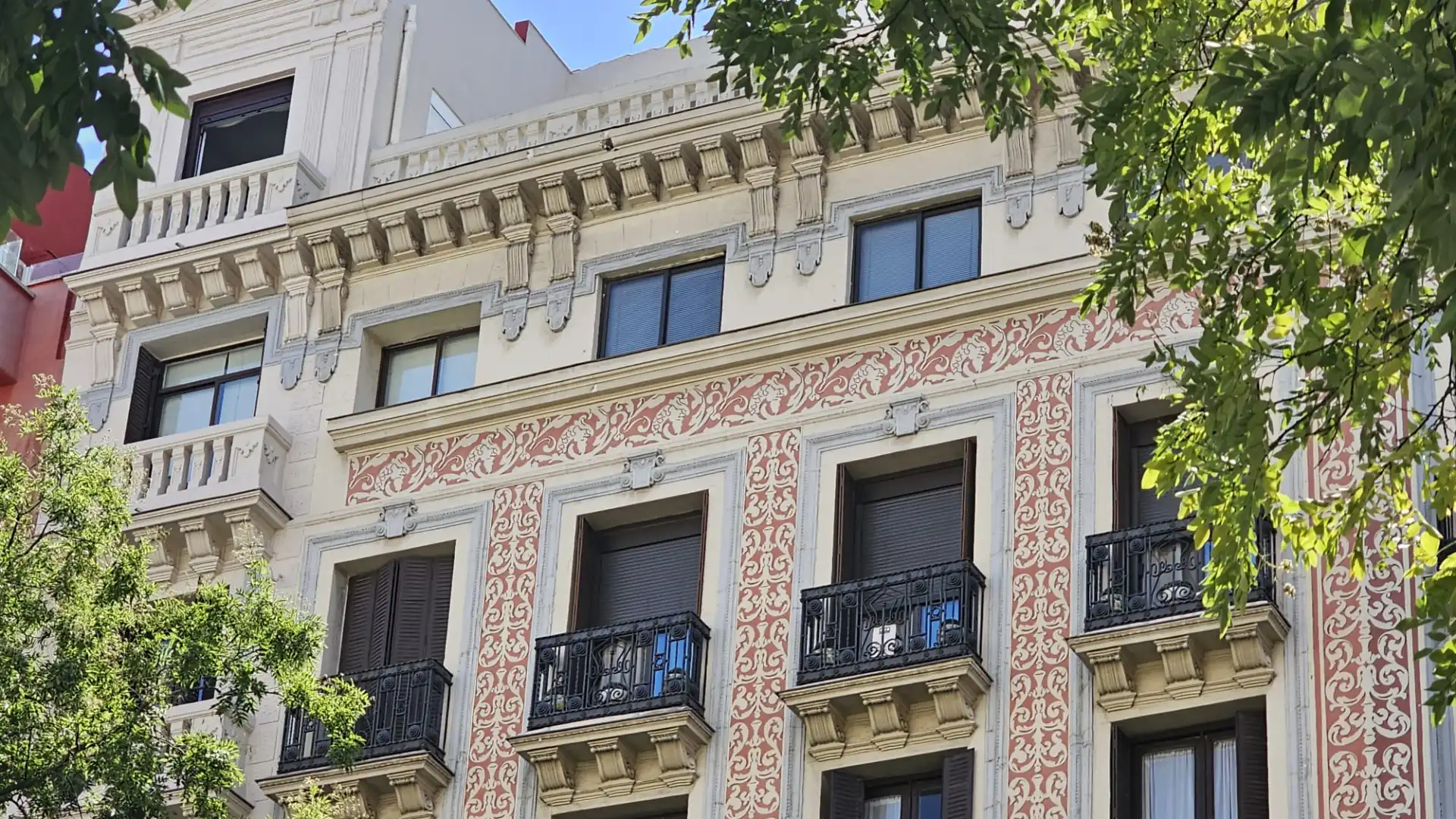 Vista exterior de Àtic en venda en Madrid amb Aire condicionat, Calefacció i Terrassa