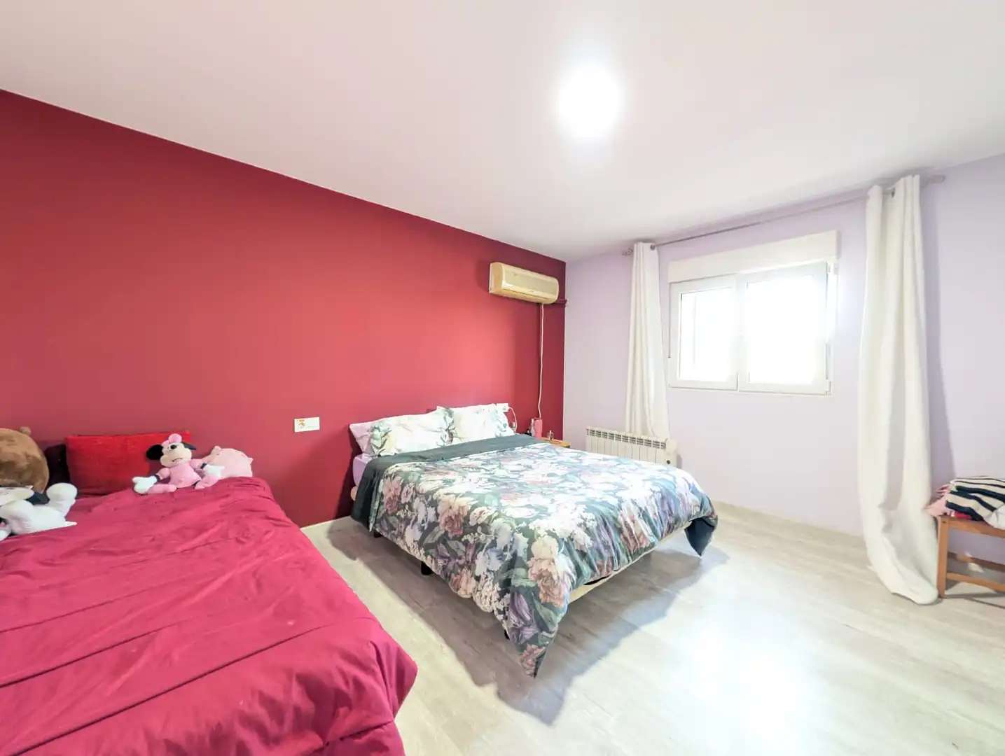 Dormitori de Casa o xalet en venda en Zaragoza amb Aire condicionat, Terrassa i Moblat