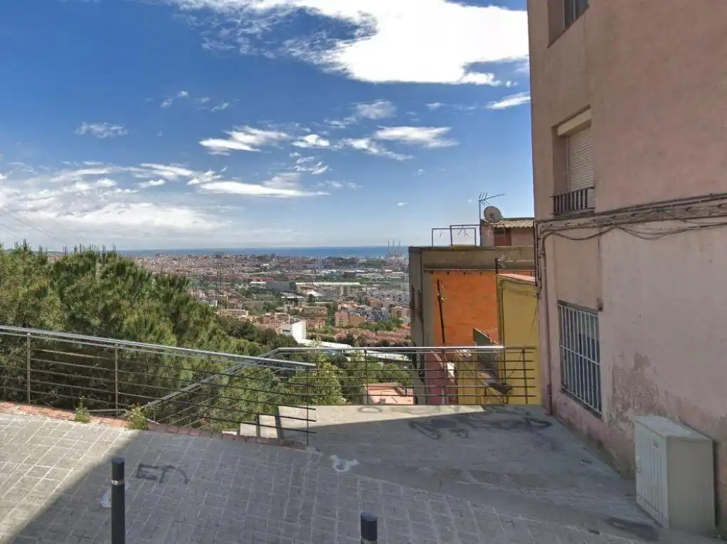 Vista exterior de Traster en venda en Barcelona