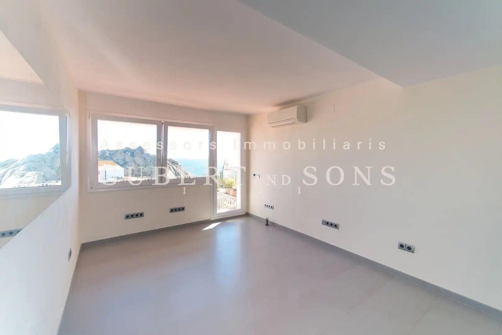 Sala de estar de Piso en venta en Palamós con Aire acondicionado, Calefacción y Terraza
