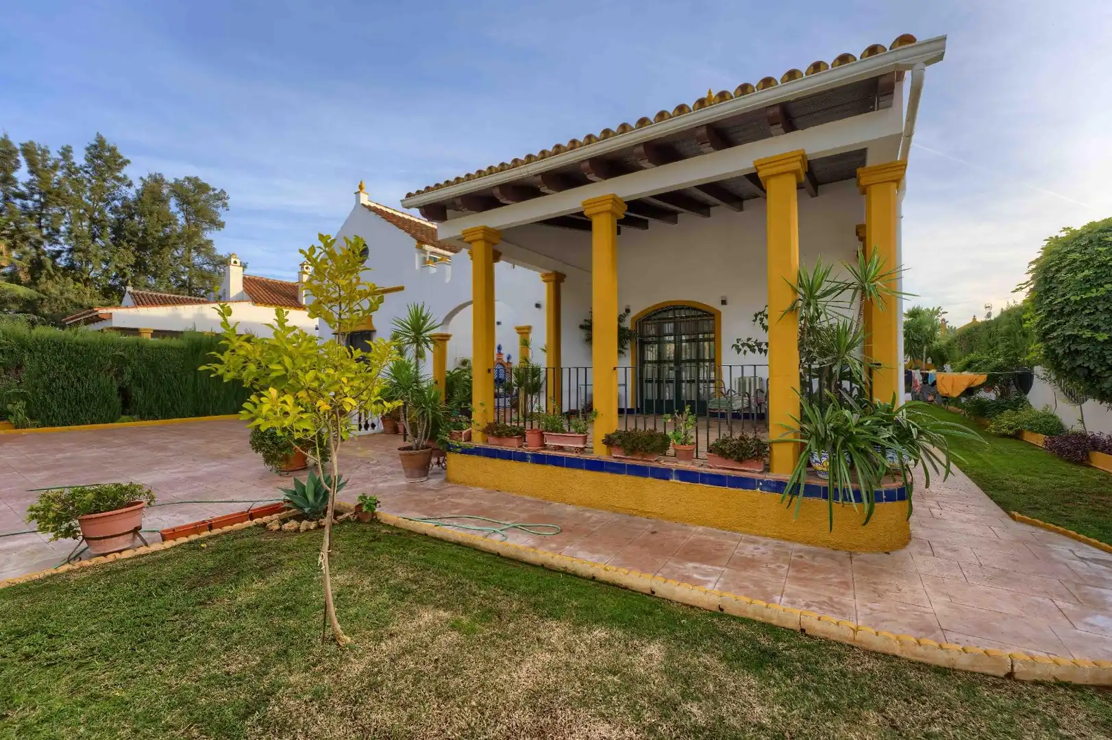 Garden of Houses for sale in Espartinas  with Air Conditioner, Private garden and Terrace