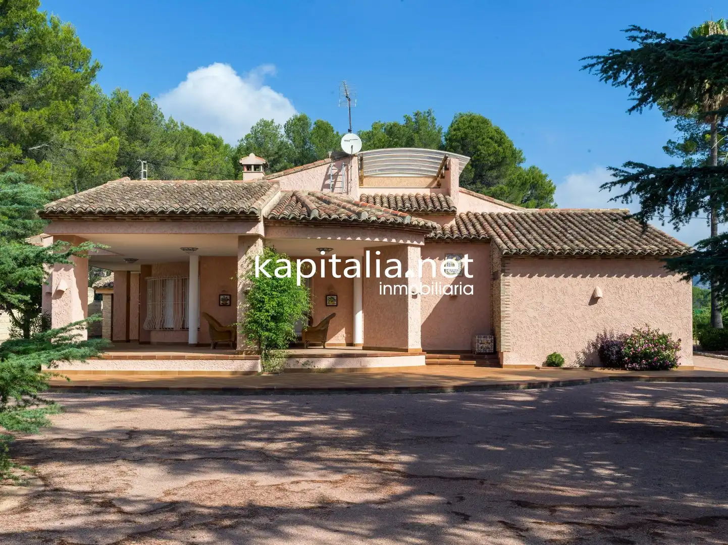 Vista exterior de Casa o xalet en venda en Ontinyent amb Calefacció, Jardí privat i Traster