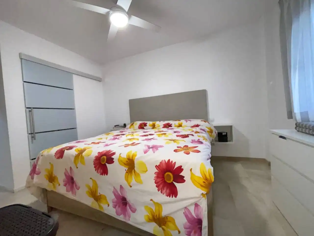 Habitación de Piso de alquiler en Estepona con Aire acondicionado, Calefacción y Terraza