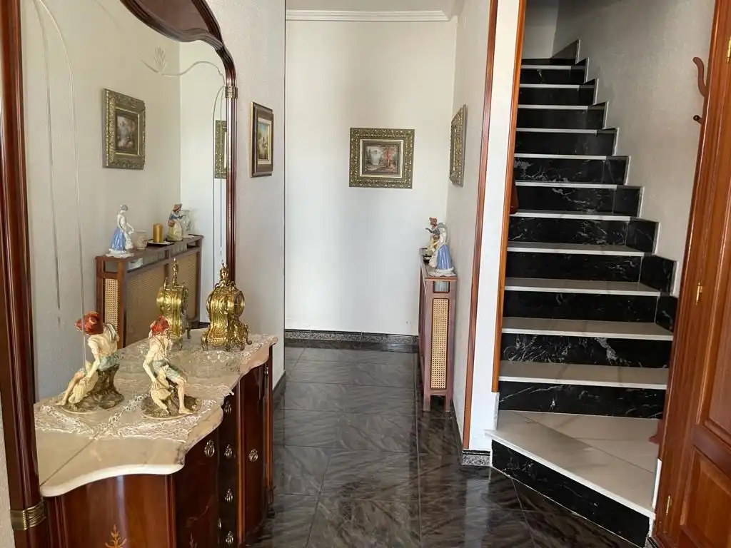 Edificio en venta en Madrigal de las Altas Torres