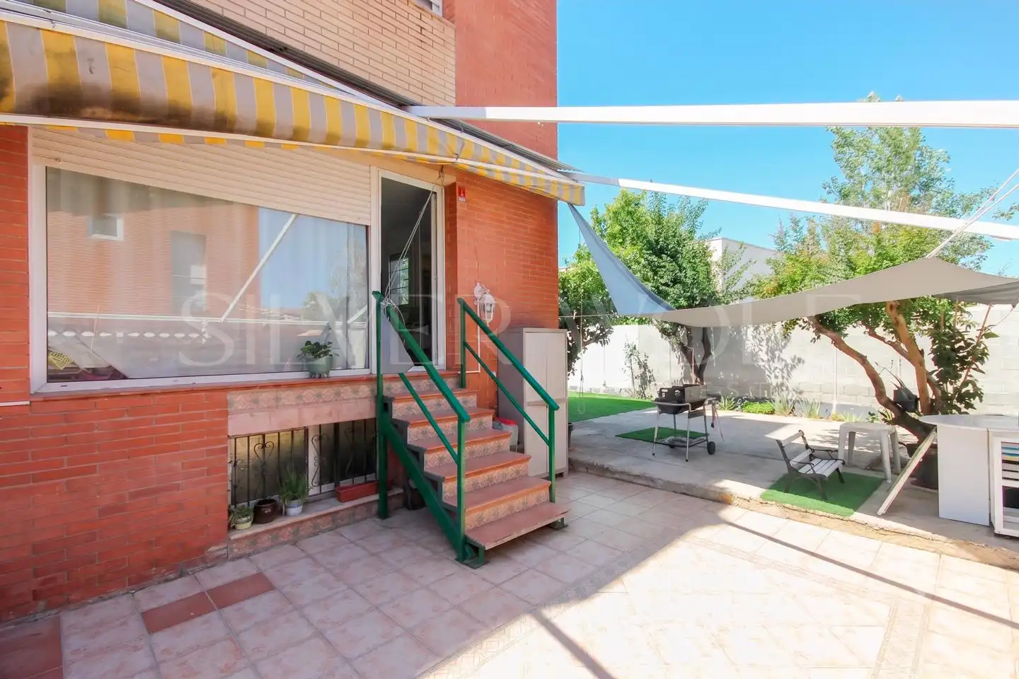 Terrasse von Einfamilien-Reihenhaus zum Verkauf in Viladecans mit Heizung, Privatgarten und Terrasse
