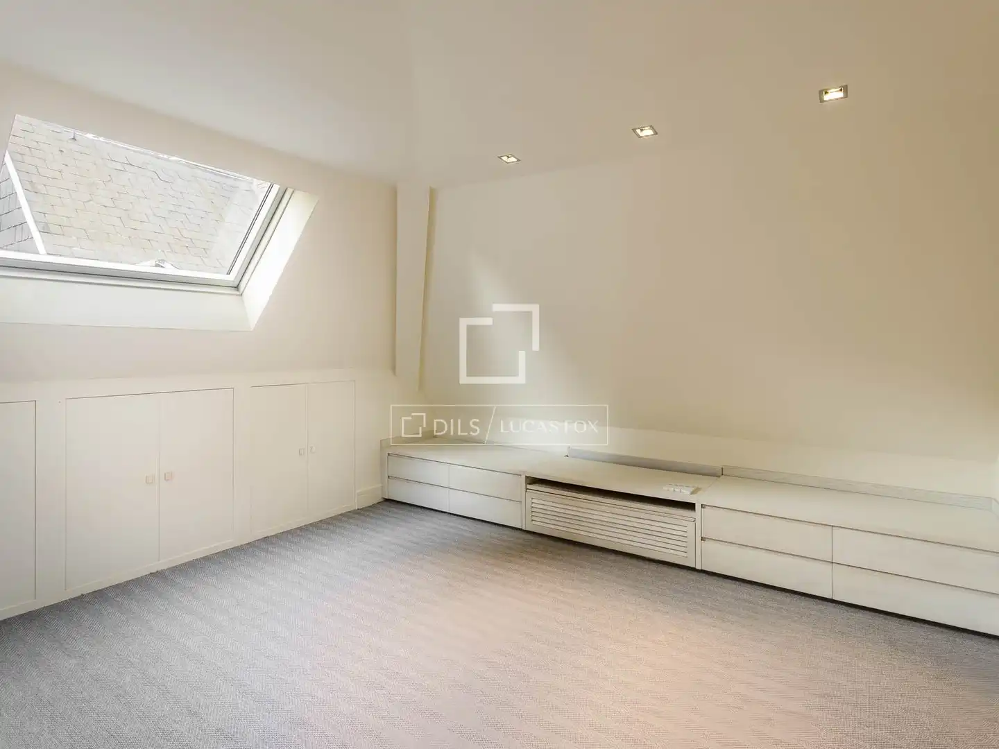Bedroom of Attic for rent in Madrid  with Air Conditioner, Heating and Private garden
