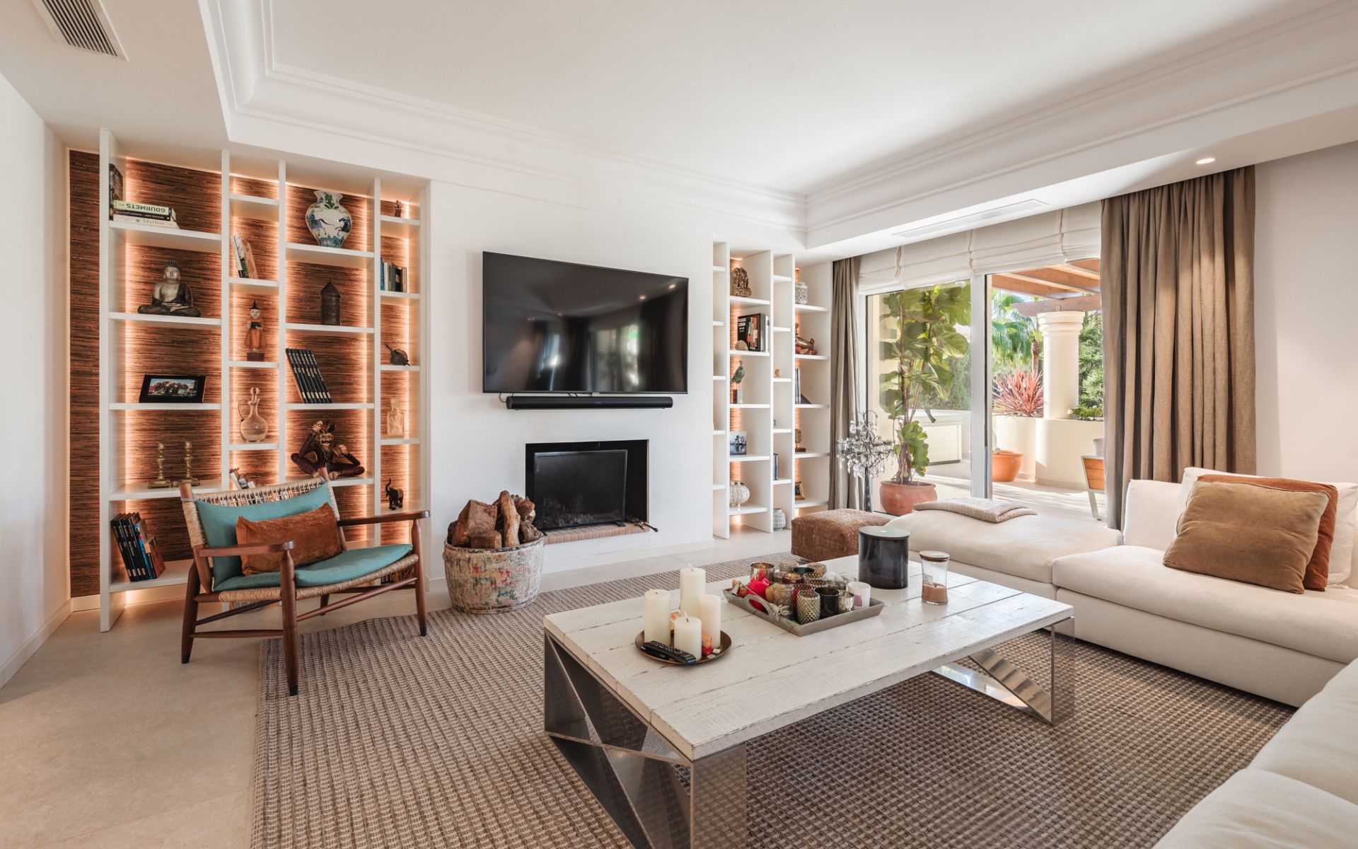 Sala d'estar de Àtic en venda en Marbella amb Aire condicionat, Terrassa i Traster