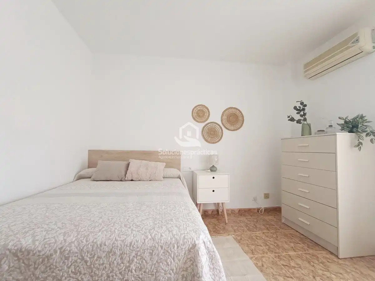 Schlafzimmer von Wohnung zur Miete in Martos mit Klimaanlage, Heizung und Terrasse