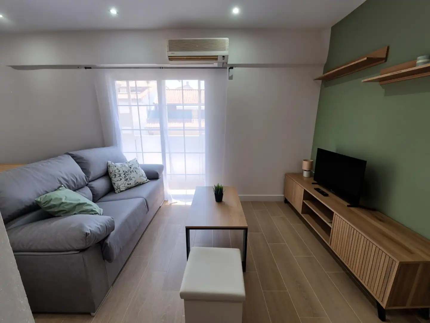 Living room of Flat for rent in Plasencia  with Furnished and Balcony