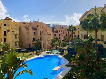 Wohnung mit Pool zum Verkauf in La Duquesa