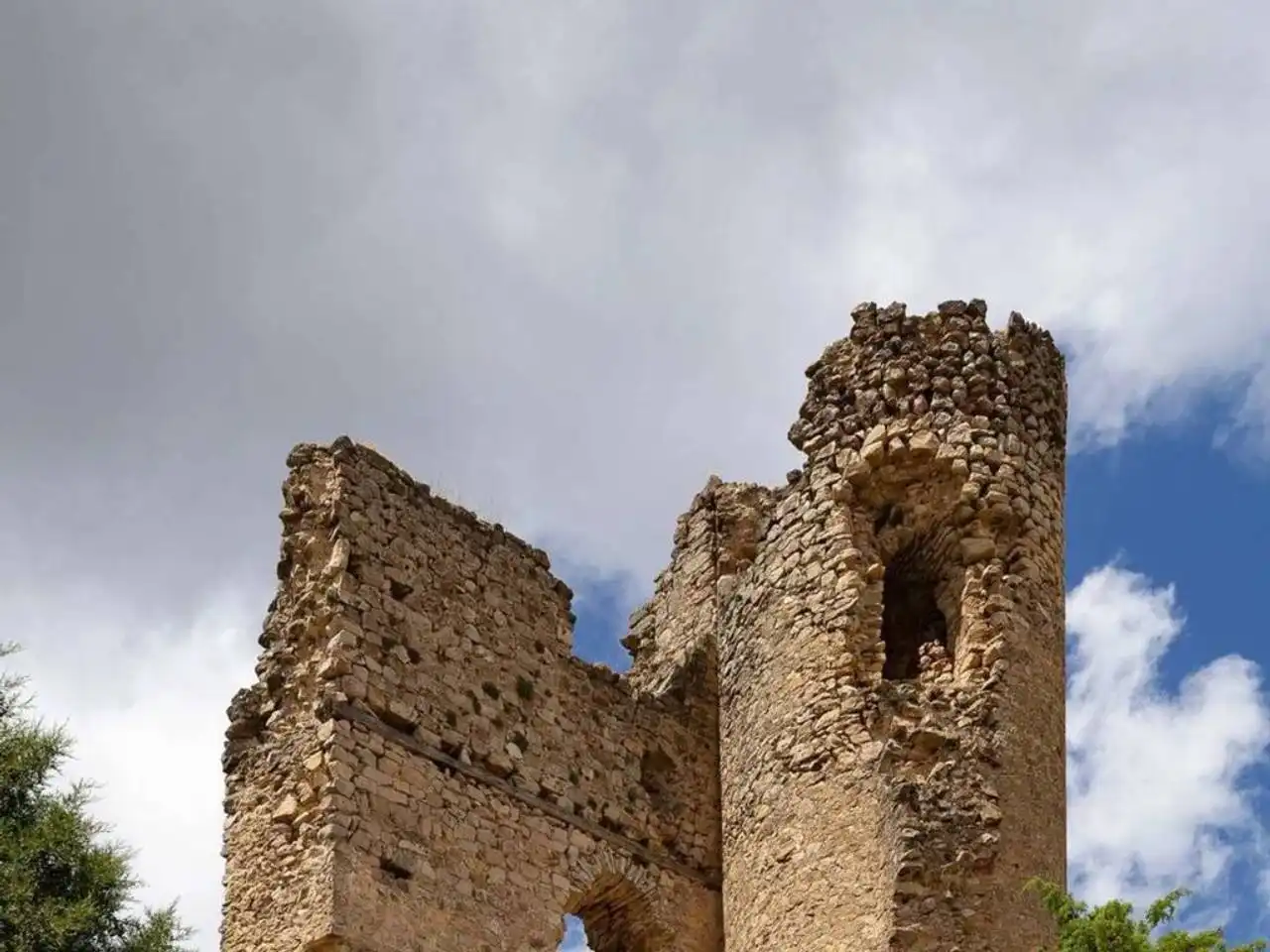 Außenansicht von Gebäude zum Verkauf in Sigüenza
