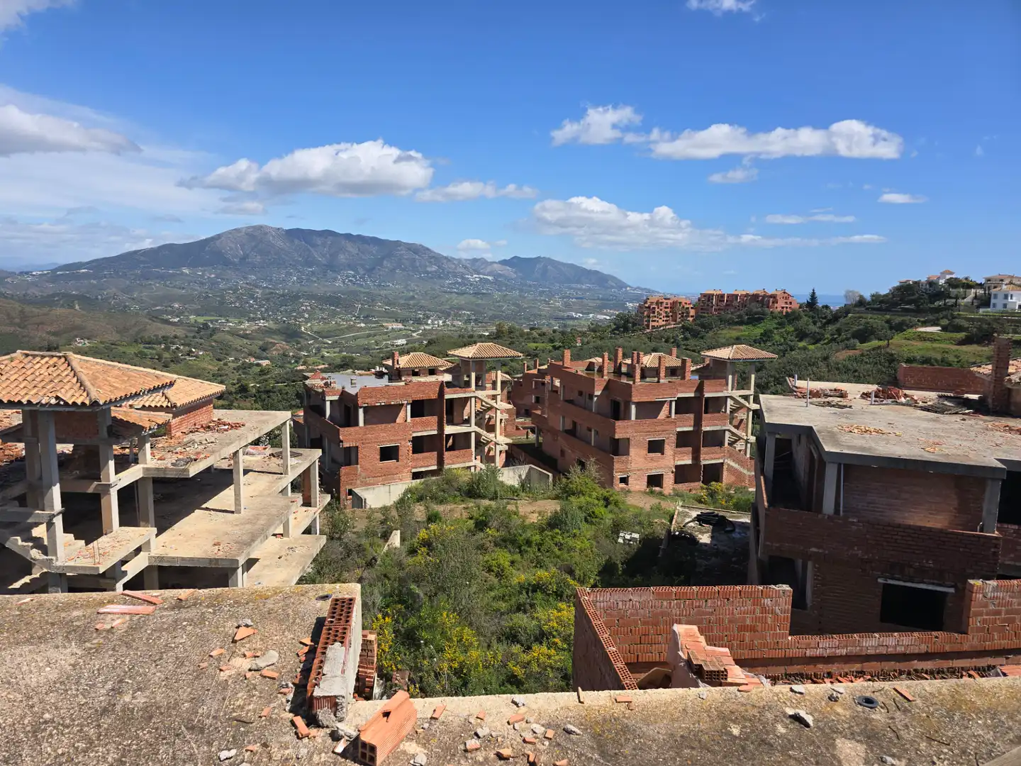Vista exterior de Edifici en venda en Ojén amb Piscina comunitària