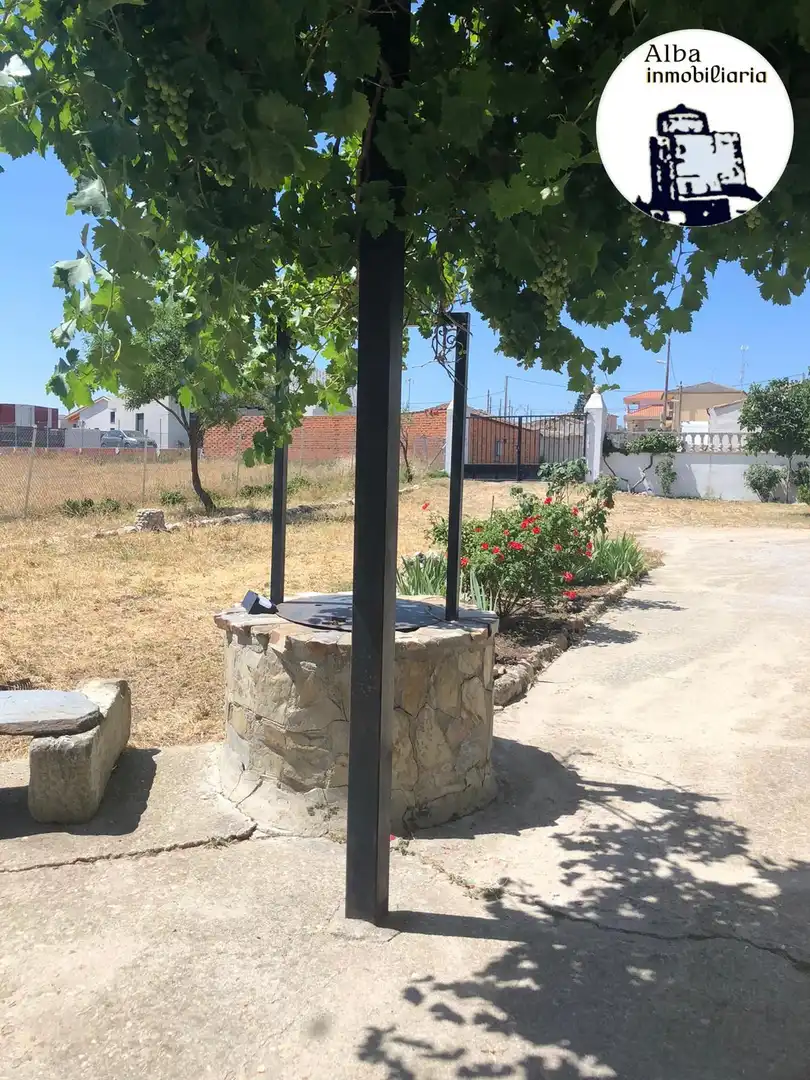 Finca rústica en venta en Travesia Tercera de la Fuente, 3, Larrodrigo