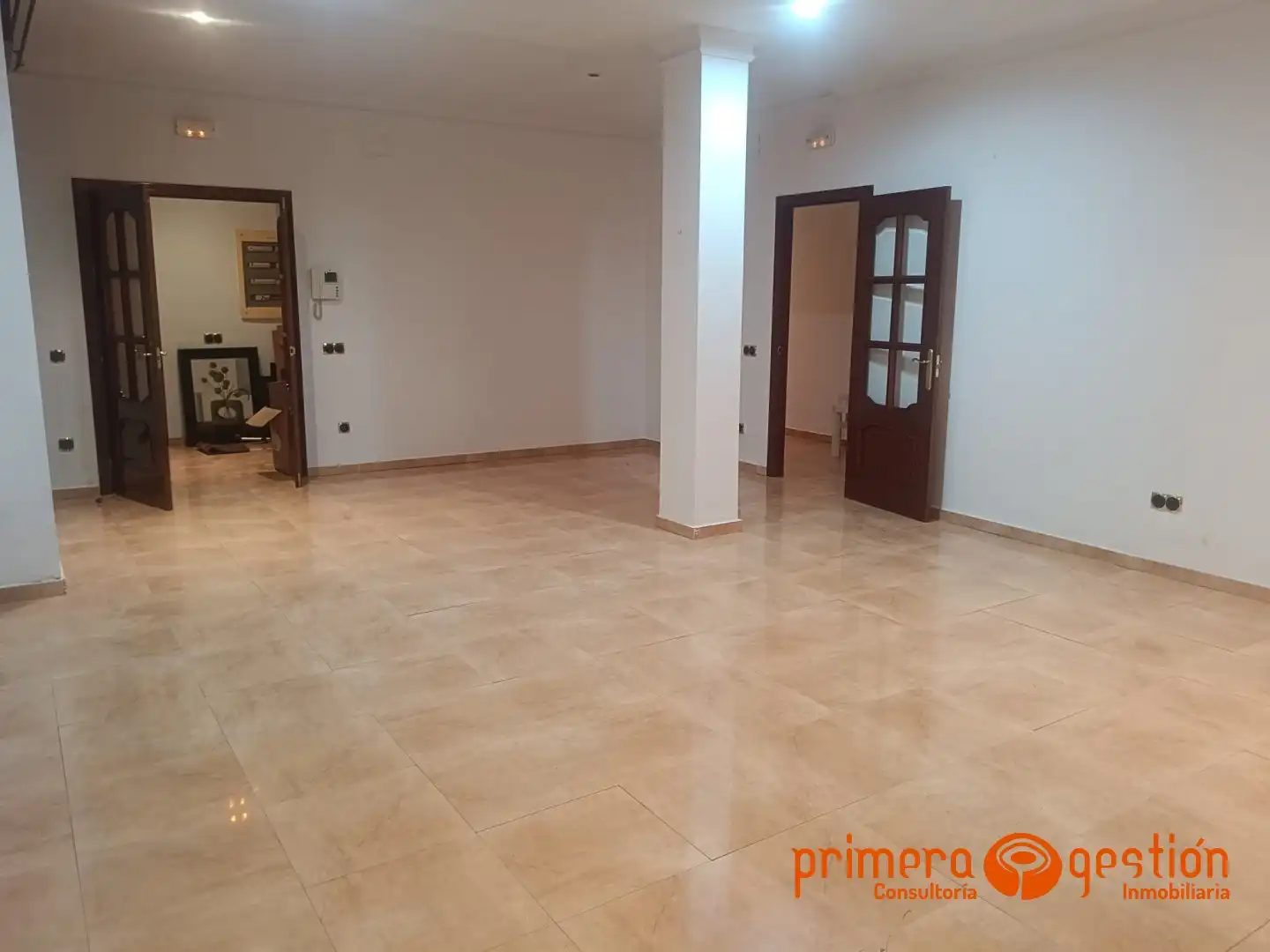 Piso en venta en Carmona con Aire acondicionado