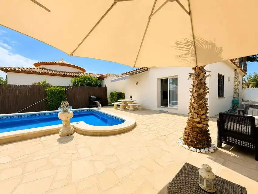 Terrassa de Casa o xalet en venda en Mont-roig del Camp amb Traster i Piscina